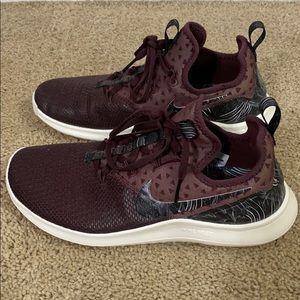 Burgundy Nikes Size 8